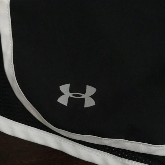 Under armour shorts - Picture 2 of 3